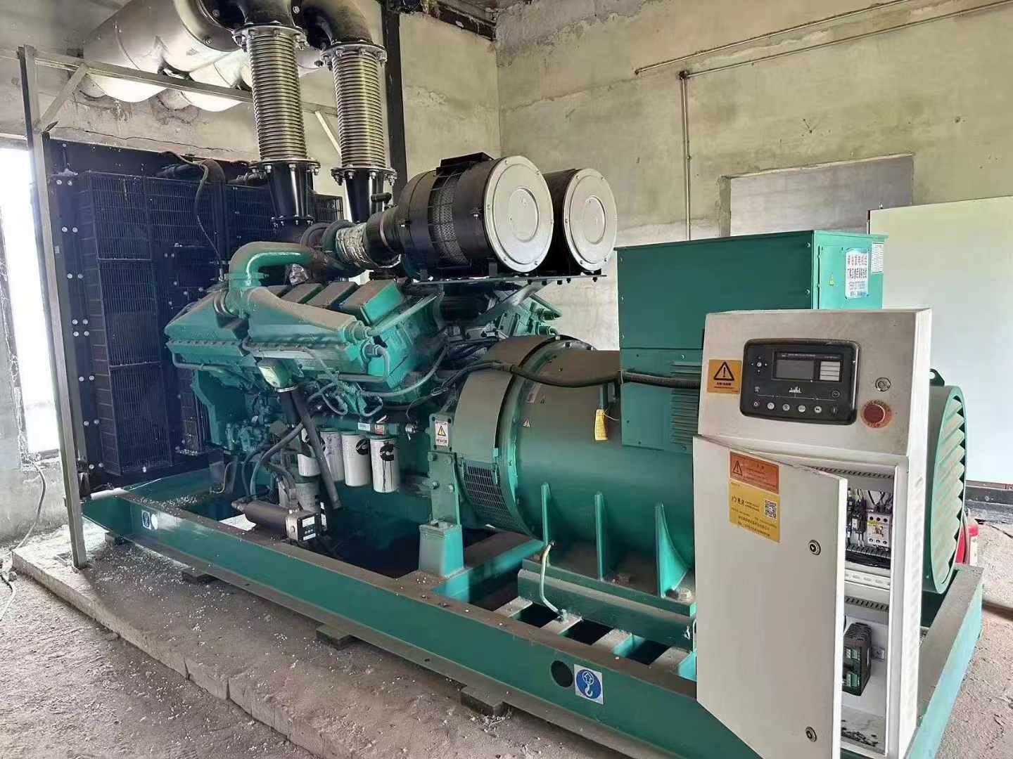 元宝无功补偿装置的性能评估需要考虑哪些因素？